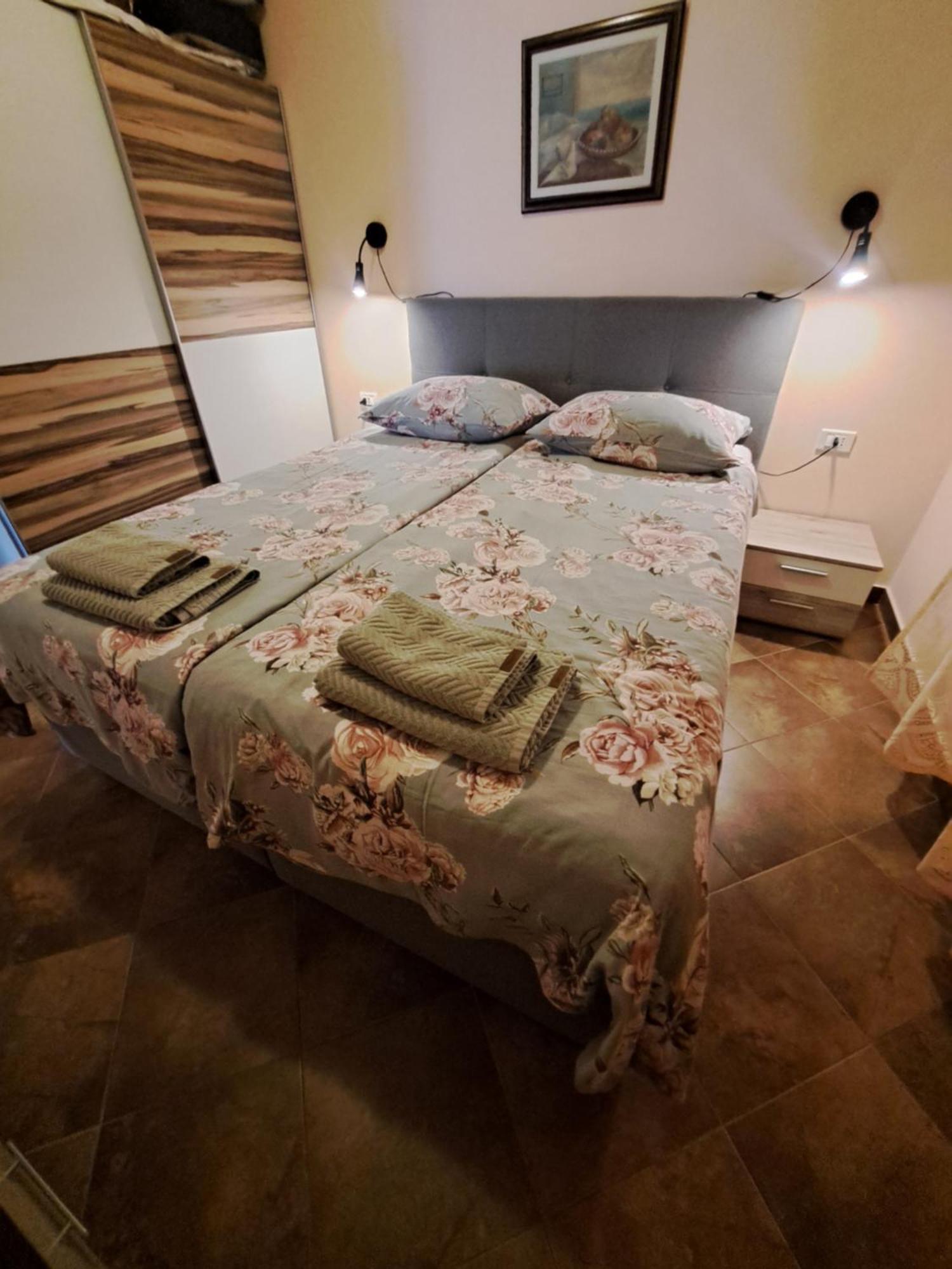 Abba Apartments Mali Losinj Bagian luar foto