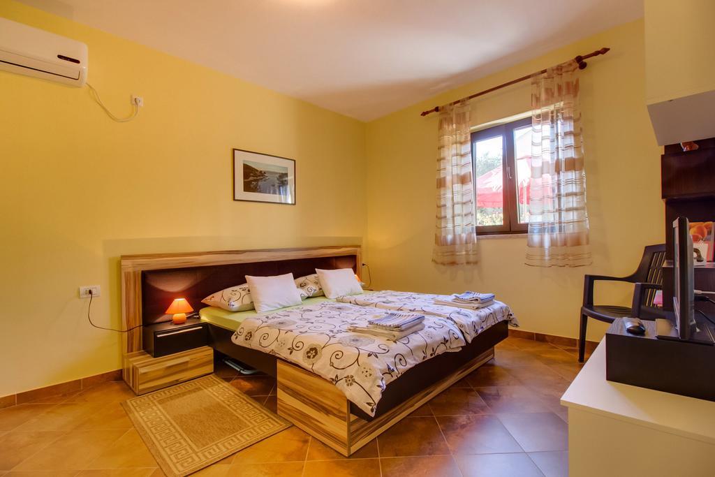Abba Apartments Mali Losinj Bagian luar foto