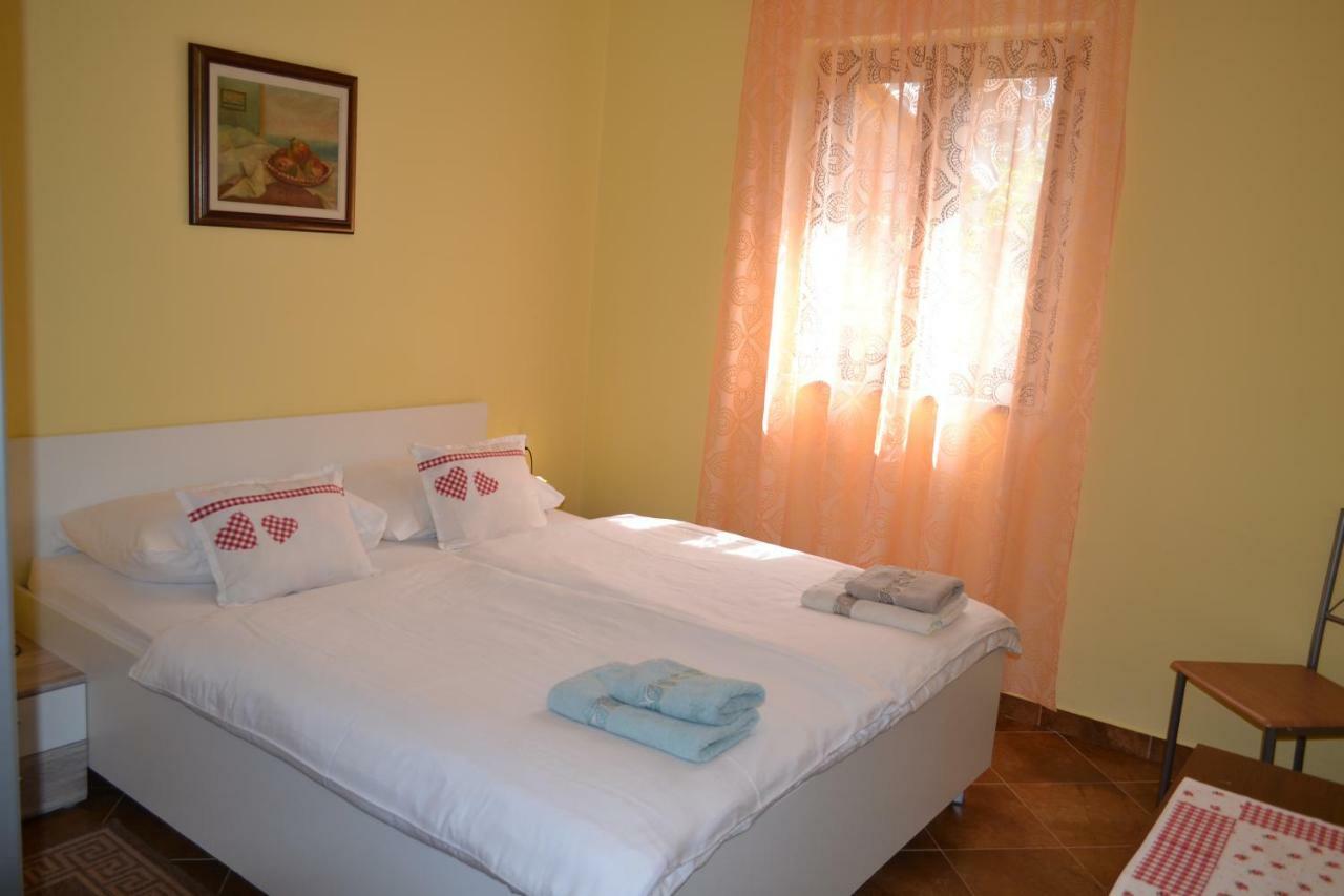 Abba Apartments Mali Losinj Bagian luar foto