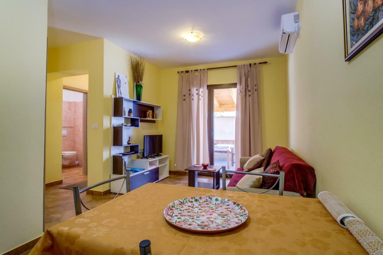 Abba Apartments Mali Losinj Bagian luar foto